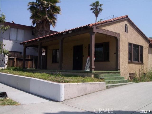 Great Location to Live. Located south of the freeway near many amenities such as Old Town Pasadena, Cal Tech, PCC, and many other shopping areas. For those of you who are looking to invest and build, this property is also zoned to build up to five units (Buyer to verify). Land value, no repairs.