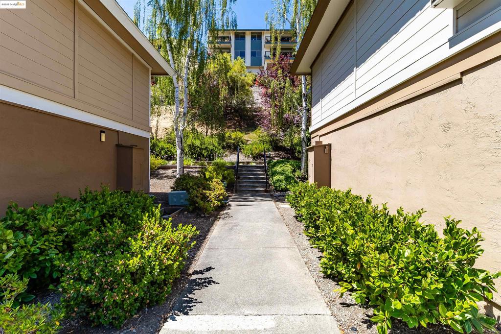 ROSSMOOR - Residential