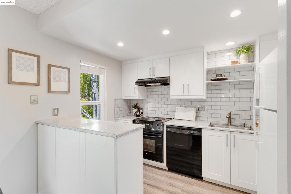 ROSSMOOR - Residential