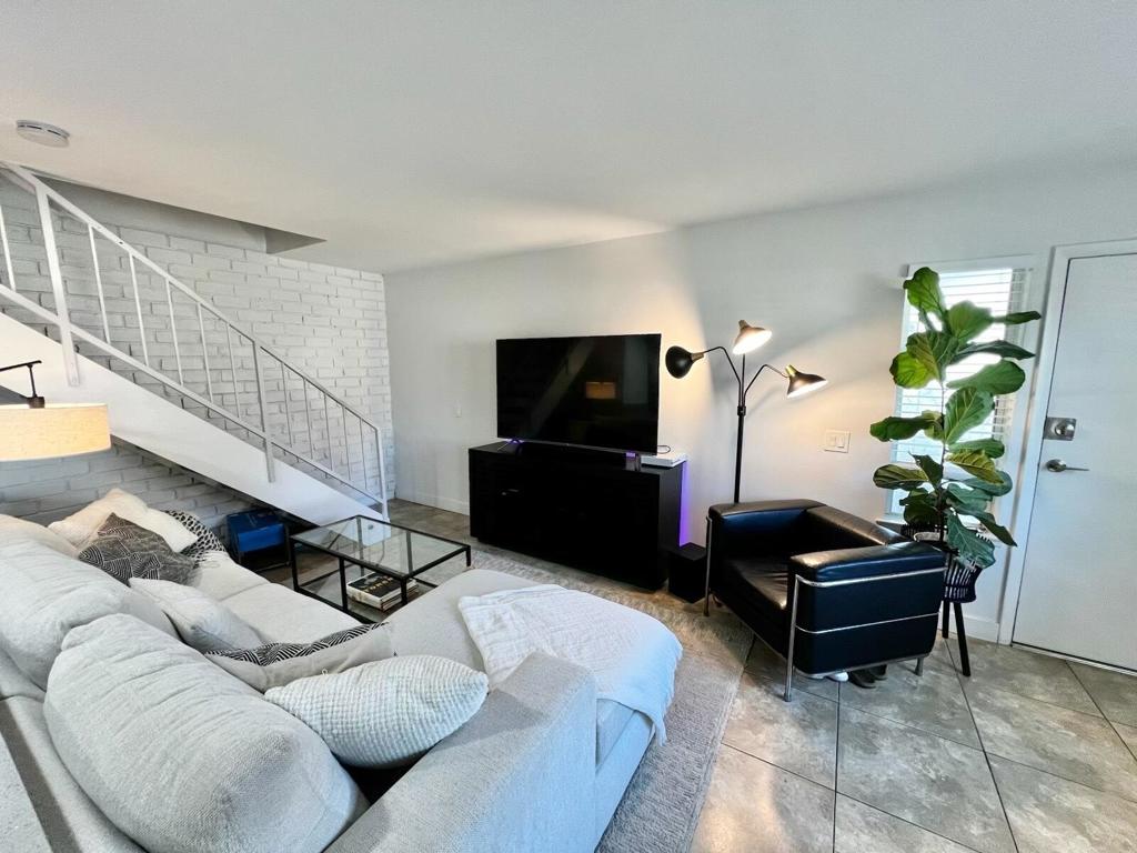 Indian Creek Villas - Residential Lease