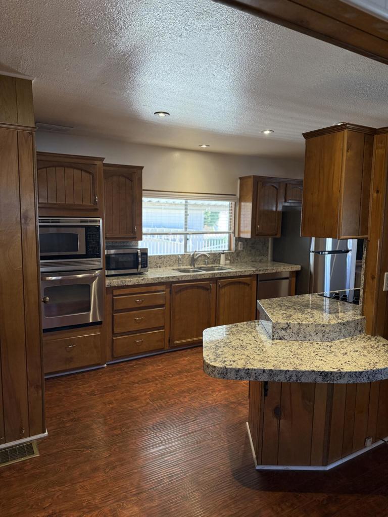 Portola Country Club - Residential Lease