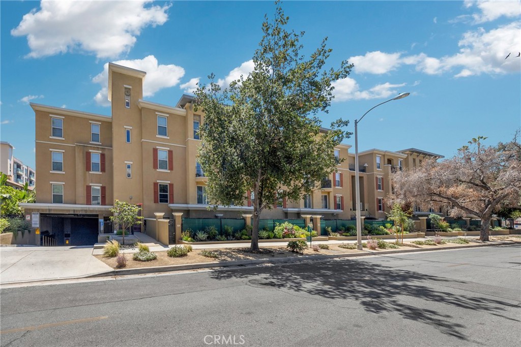 128 N Oak Knoll 111
