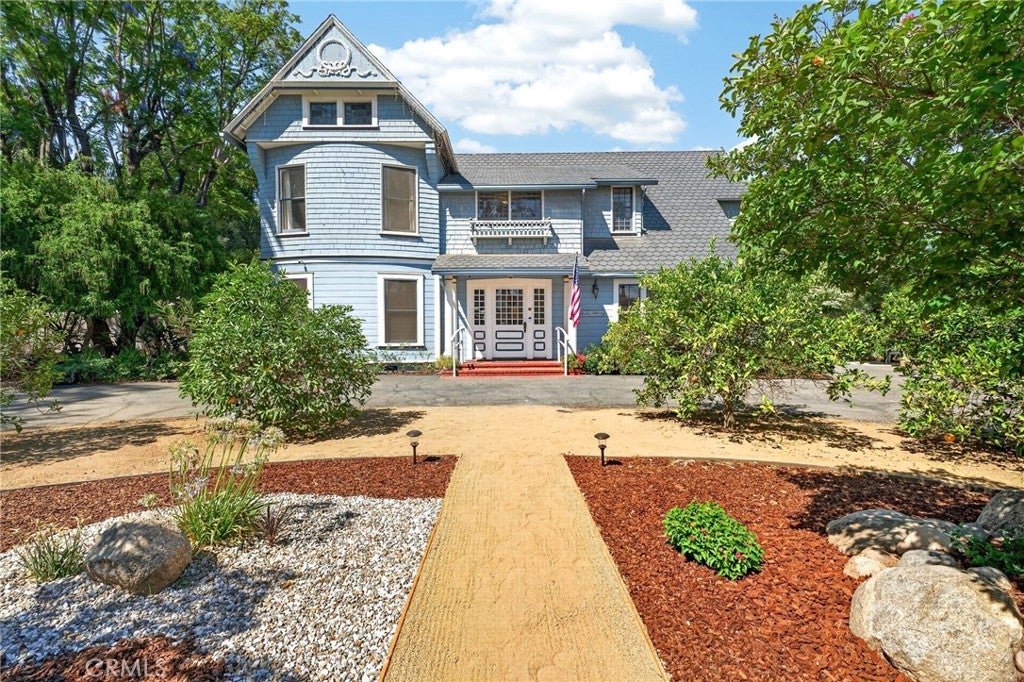 1056 San Jacinto