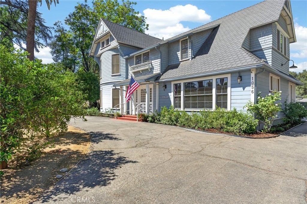 1056 San Jacinto
