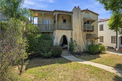 Photo of 1118 S Sycamore AVE, Los Angeles, CA 90019 (MLS # AR26200038)