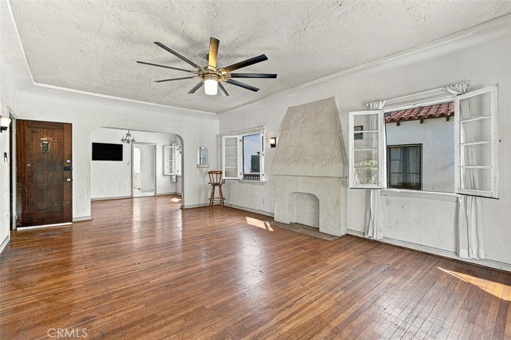 1118 S Sycamore