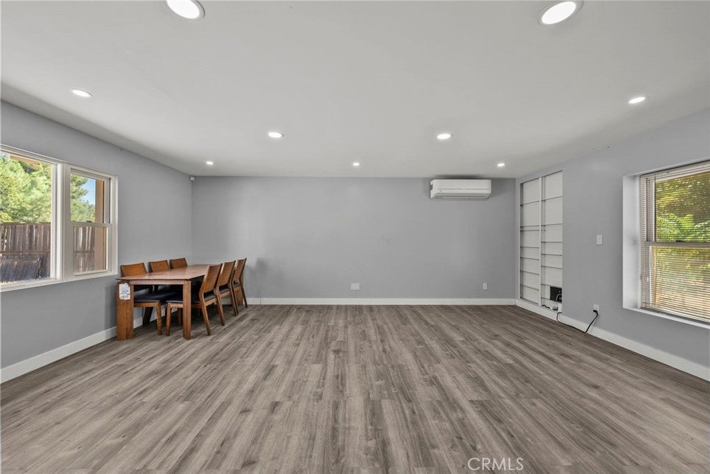 2321 W Avenue M4