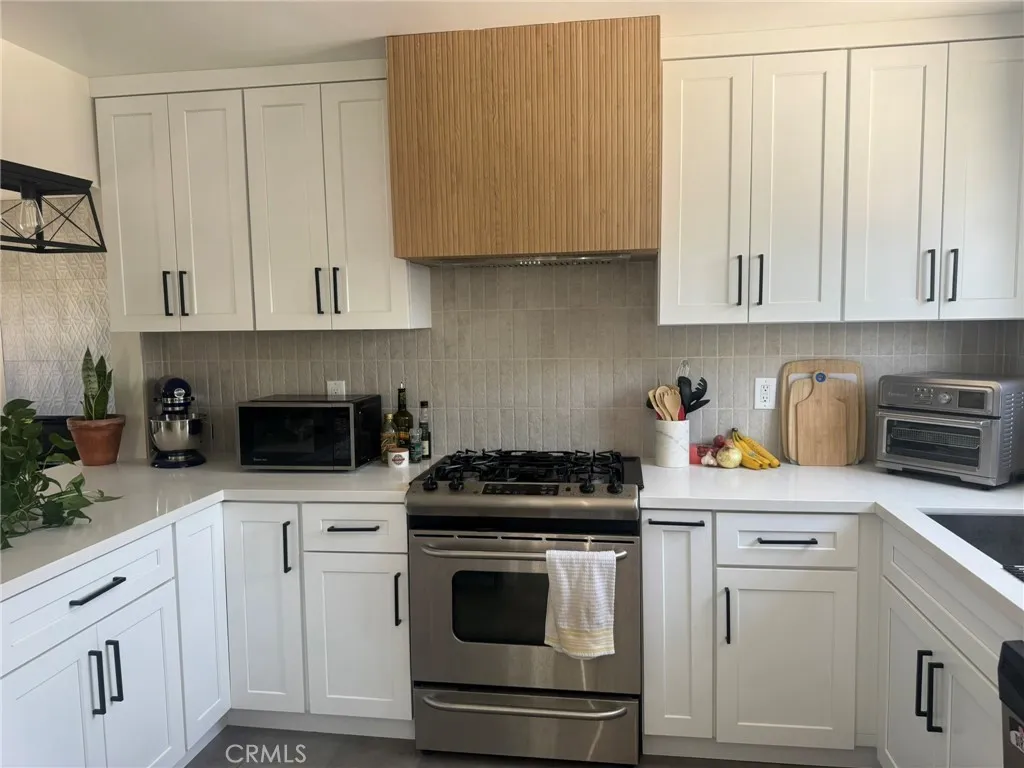 Lakewood, California 90712, United States, 3 Bedrooms Bedrooms, ,2 BathroomsBathrooms,Residential,Pending,188884