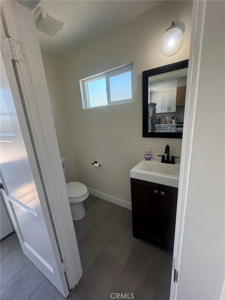 Lakewood, California 90712, United States, 3 Bedrooms Bedrooms, ,2 BathroomsBathrooms,Residential,Pending,188884