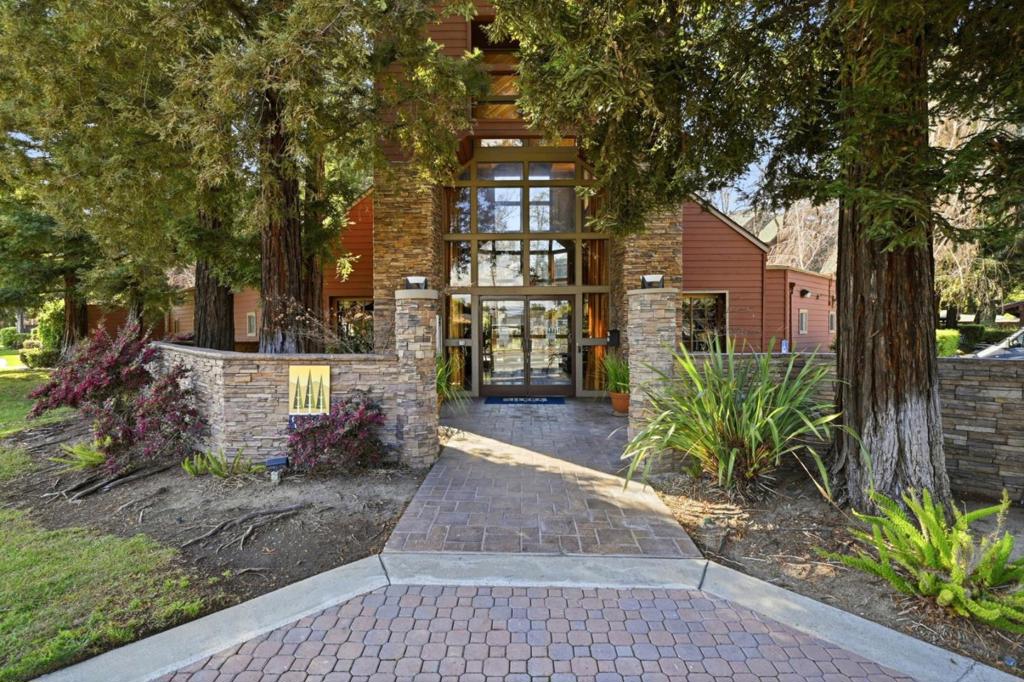 633 Teatree Court