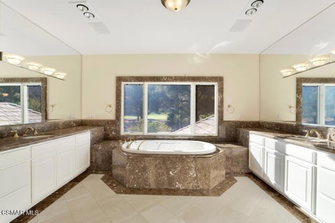 Tiny photo for 591 W Stafford Road, Thousand Oaks, CA 91361 (MLS # 226004466)