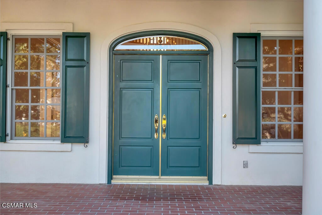 591 W Stafford Road