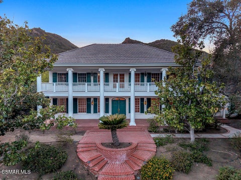 Photo of 591 W Stafford Road, Thousand Oaks, CA 91361 (MLS # 226004466)