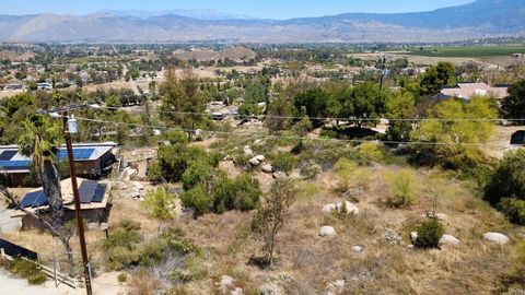 Photo of 2 Vista Del Valle, Hemet, CA 92544 (MLS # 219147673DA)
