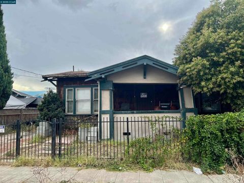 Photo of 6131 Hayes St, Oakland, CA 94621 (MLS # 41115840) Photo of 6131 Hayes St, Oakland, CA 94621 (MLS # 41115840)