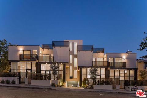 Photo of N West Knoll Drive, West Hollywood, CA 90069 (MLS # 26834397)