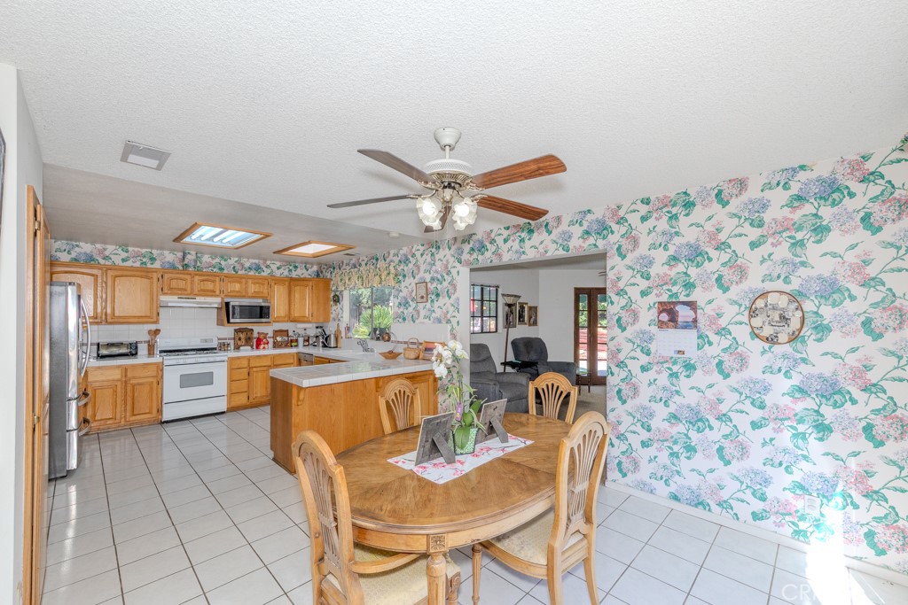 19701 Dunsmuir Plaza