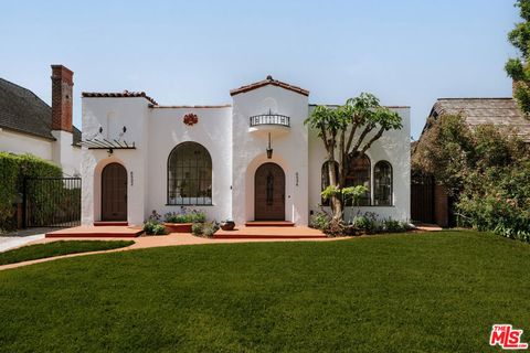 Photo of 6532 Commodore Sloat Drive, Los Angeles, CA 90048 (MLS # 26805127)