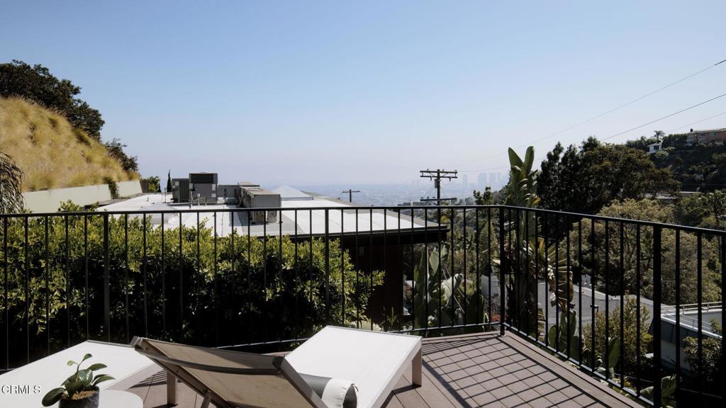 1600 Sunset Plaza Drive