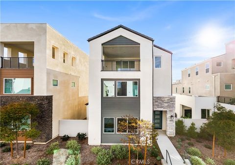 165 Sawbuck Irvine CA 92618