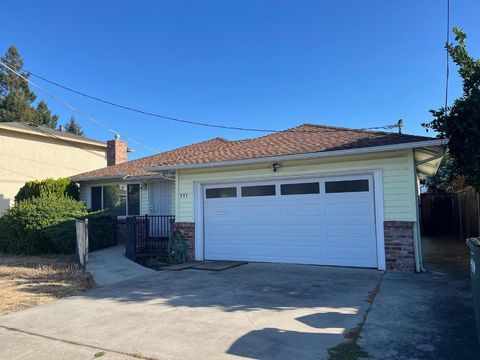 Photo of 991 Valota Road, Redwood City, CA 94061 (MLS # ML82023857)