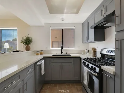 MLS: SR26152812