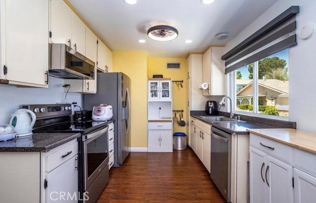 19716 Avenue Of The Oaks