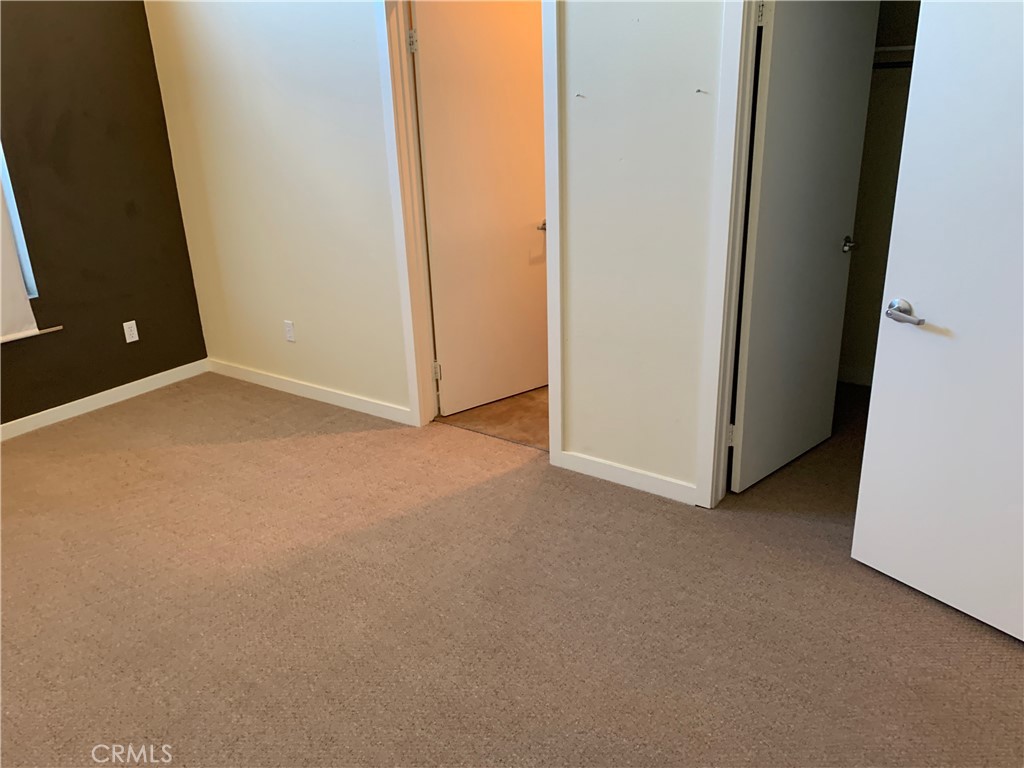Palm Springs C.C. (33113) - Residential Lease