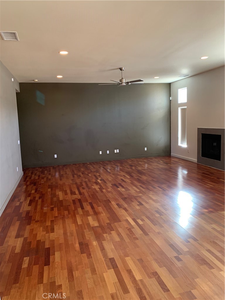 Palm Springs C.C. (33113) - Residential Lease