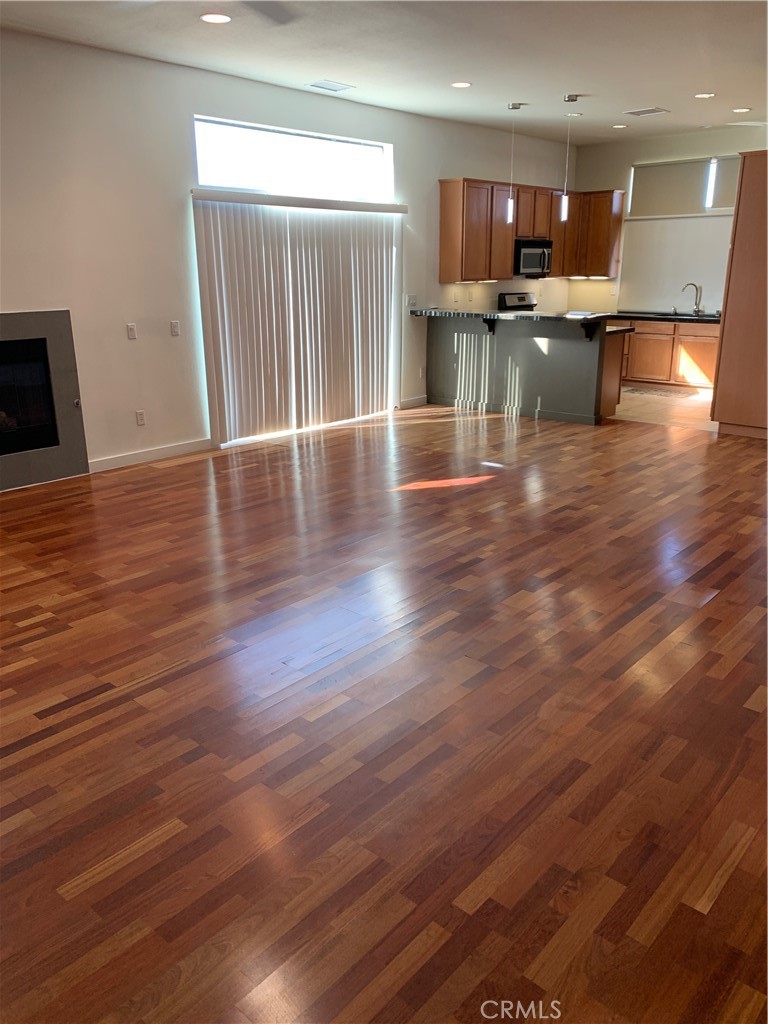Palm Springs C.C. (33113) - Residential Lease
