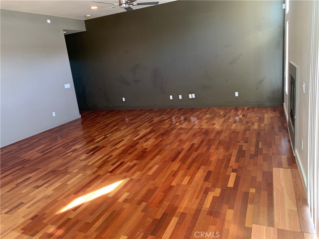 Palm Springs C.C. (33113) - Residential Lease