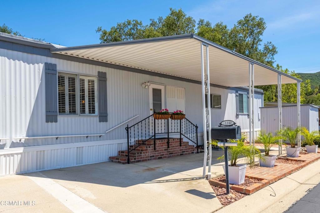 136 Phyllis Way 136
