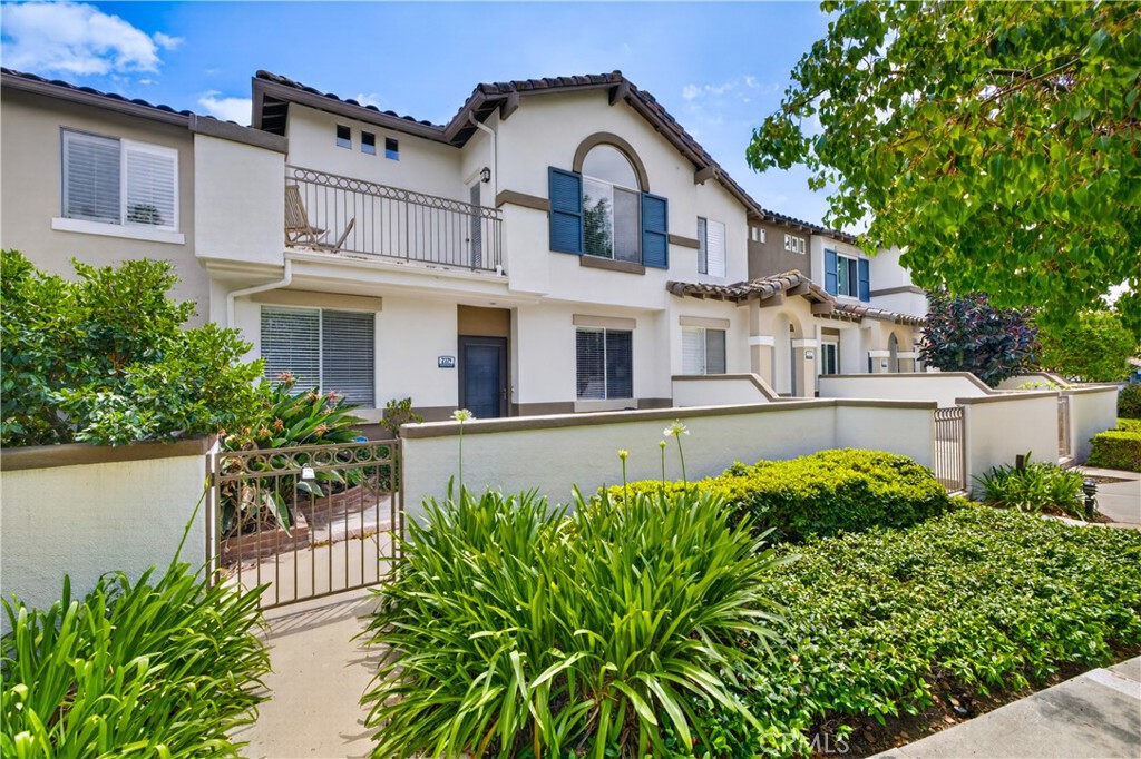 2329 Sunningdale
