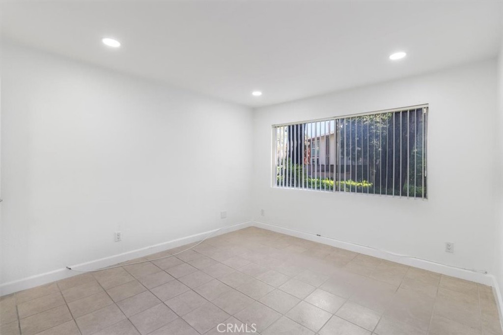 The Redwoods (REDW) - Residential