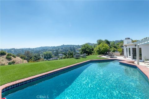 Photo of 3666 Sapphire Drive, Encino, CA 91436 (MLS # SR26112183)