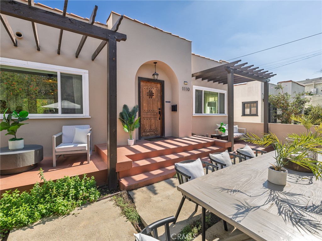 Properties 4 1110 Queen Anne