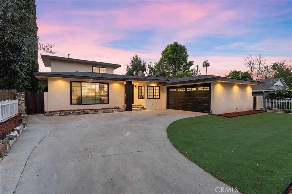 Photo of 6539 Noble Avenue Ave, Van Nuys, CA 91411 (MLS # SR26052936)