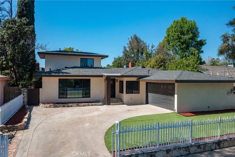 Photo of 6539 Noble Avenue Ave, Van Nuys, CA 91411 (MLS # SR26052936)
