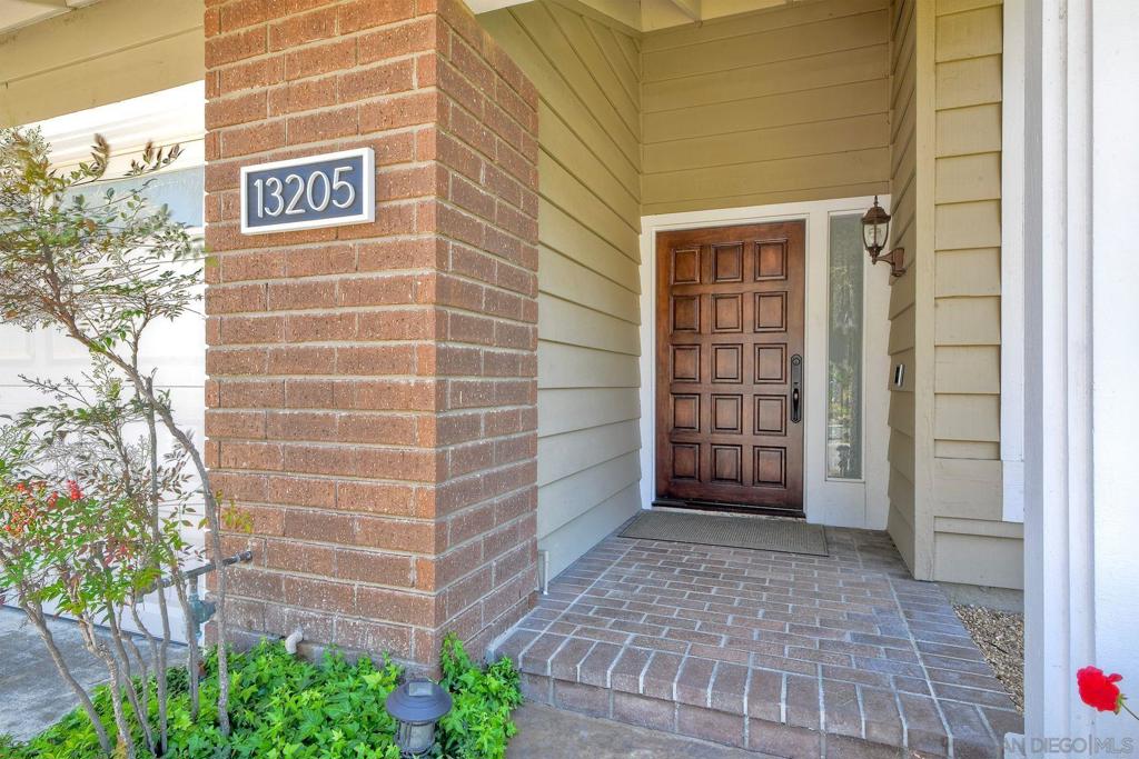 13205 Poway Hills Dr