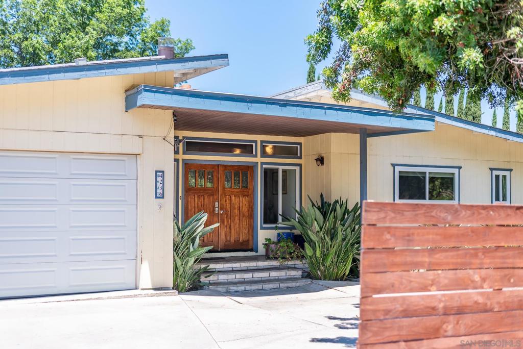 4236 Camino Paz