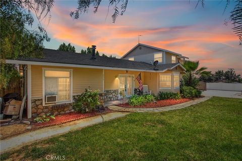 Photo of 375 E County Line Road, Calimesa, CA 92320 (MLS # IV25109882)