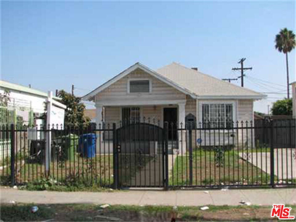 9210 S Figueroa Street