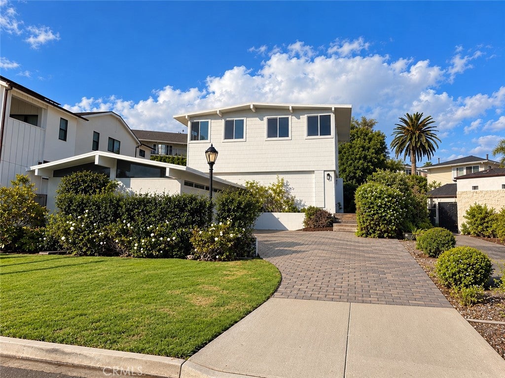 Photo of 34820 Calle Del Sol, Dana Point, CA 92624 (MLS # OC26229657)