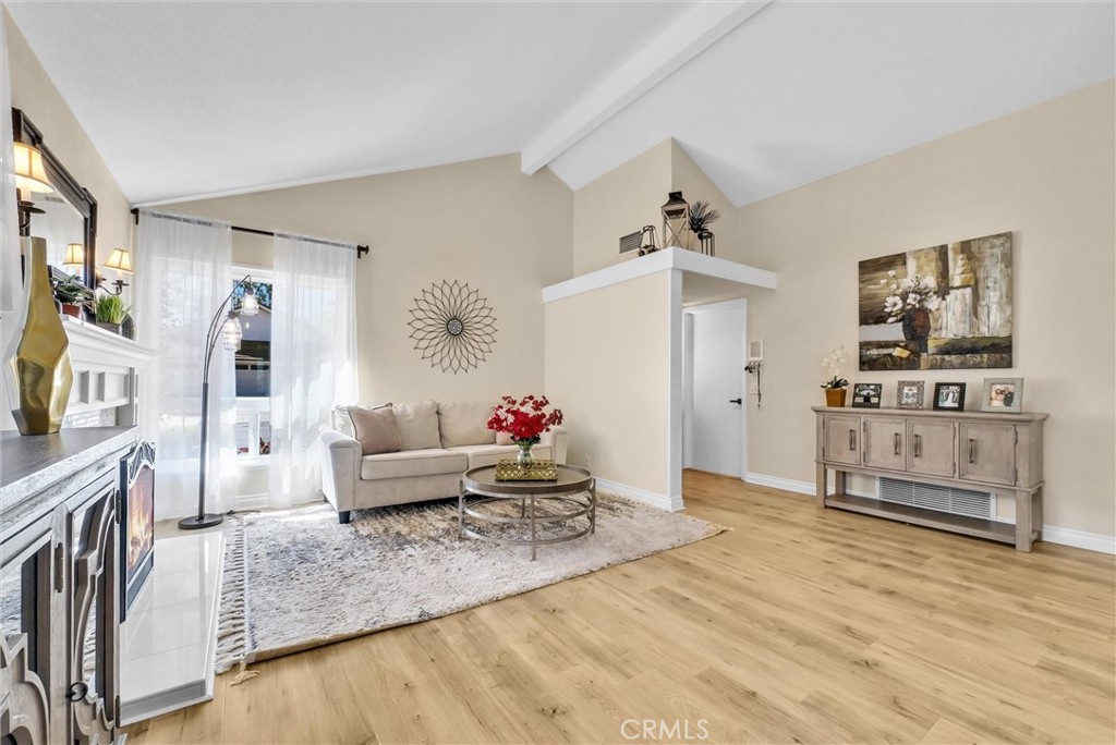 6437 E Calle Del Norte