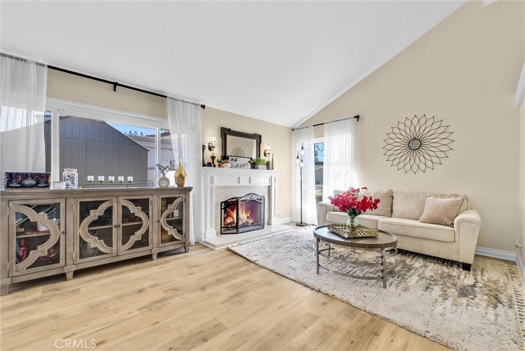 6437 E Calle Del Norte