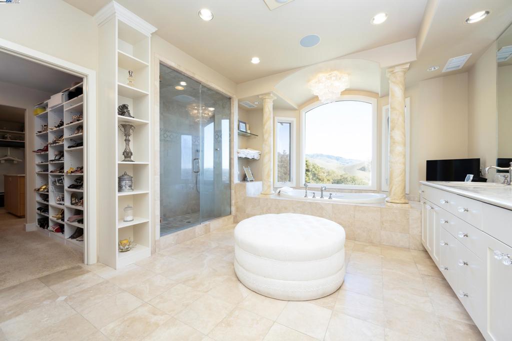 BLACKHAWK COUNTRY CLUB - Residential