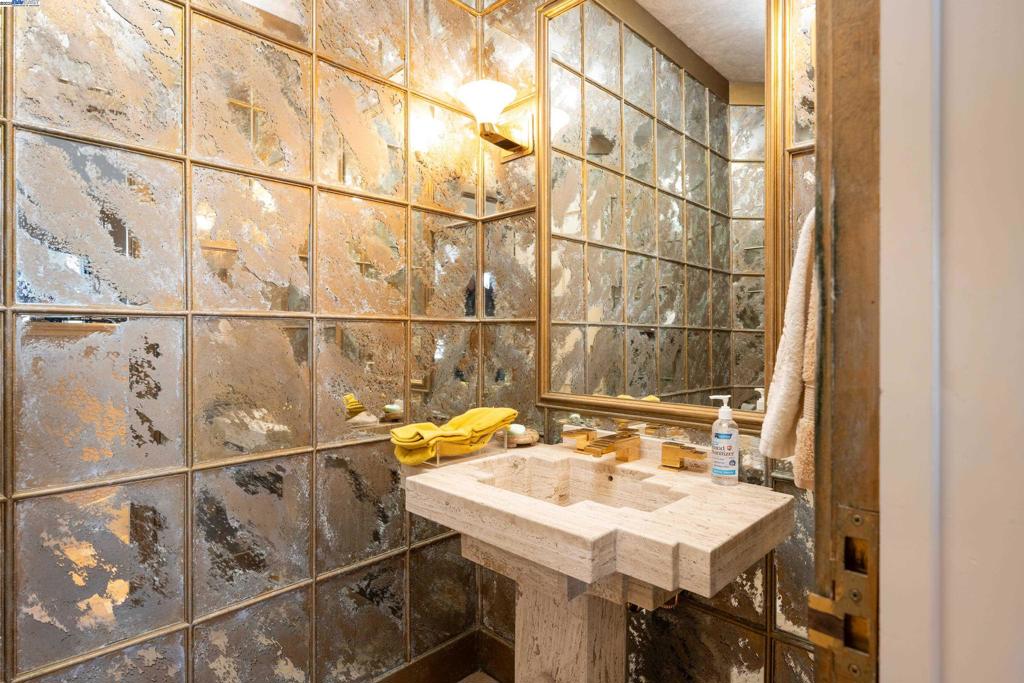 BLACKHAWK COUNTRY CLUB - Residential