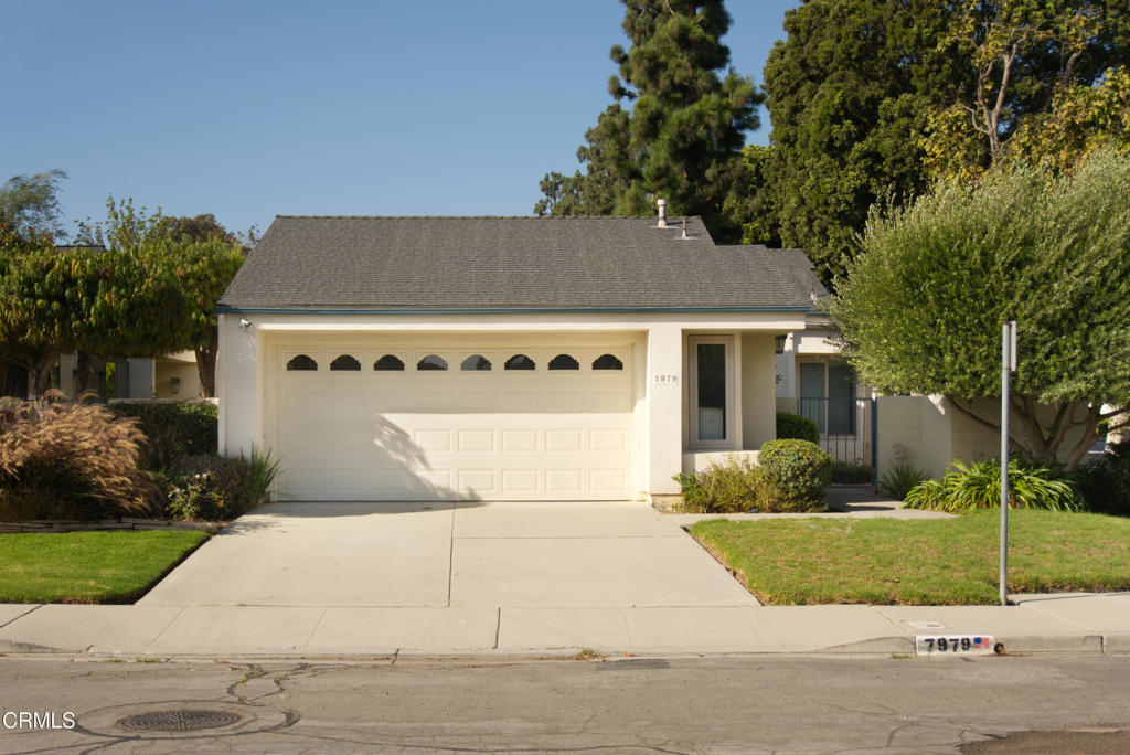 Charming 2 bedroom, 2 bath home on a corner lot. Freshly painted interior with brand new carpet. This home offers a bright, move in ready opportunity for any buyer. Both of the bedrooms are comfortably sized and both have ensuite bathrooms. The desirable corner lot provides extra space and added privacy; perfect for gardening. Conveniently located near schools, shops, parks and easily accessible for commuters. This one is ready for its next owner to love and enjoy.