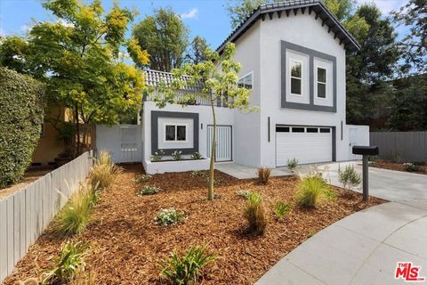 Photo of 4544 Talofa Avenue, Toluca Lake, CA 91602 (MLS # 25596309)