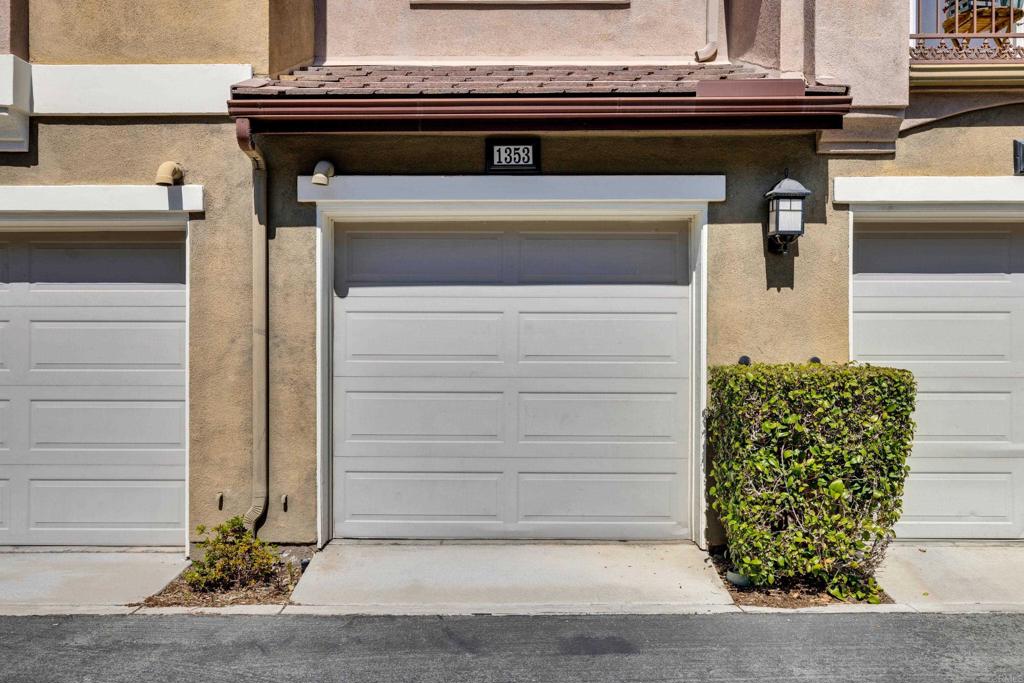 1353 Abbey Lane